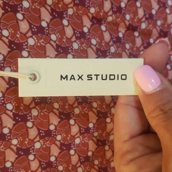 Max Studio pink and salmon colored light weight large top - Picture 8 of 13